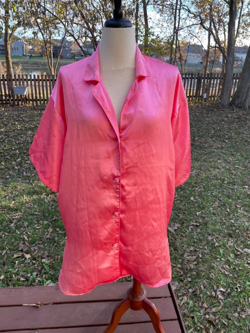 Victorias Secret Gold Label Pink Satin Button-Up Shirt Floral Collar Size Meduim